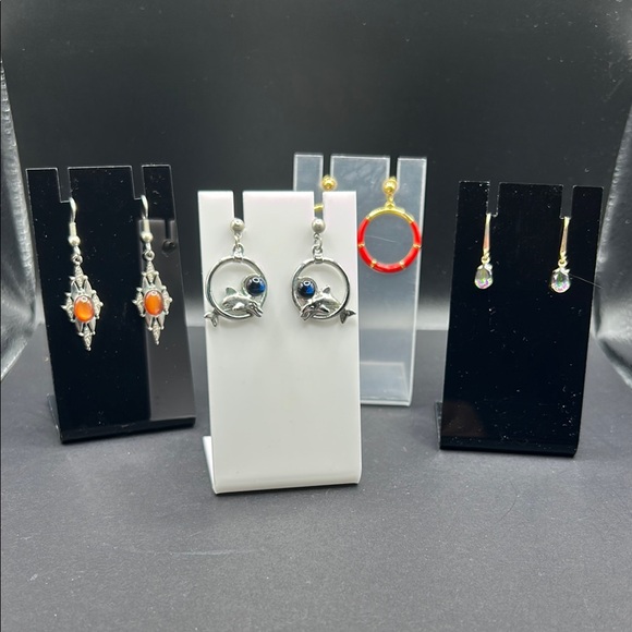 Colorful lot of earrings. Four pair. Great condition. - Picture 1 of 6